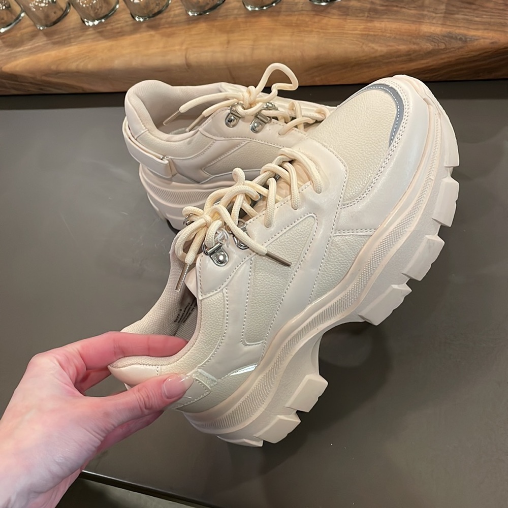 Berness Arial Beige Sneakers - Picture 8 of 8